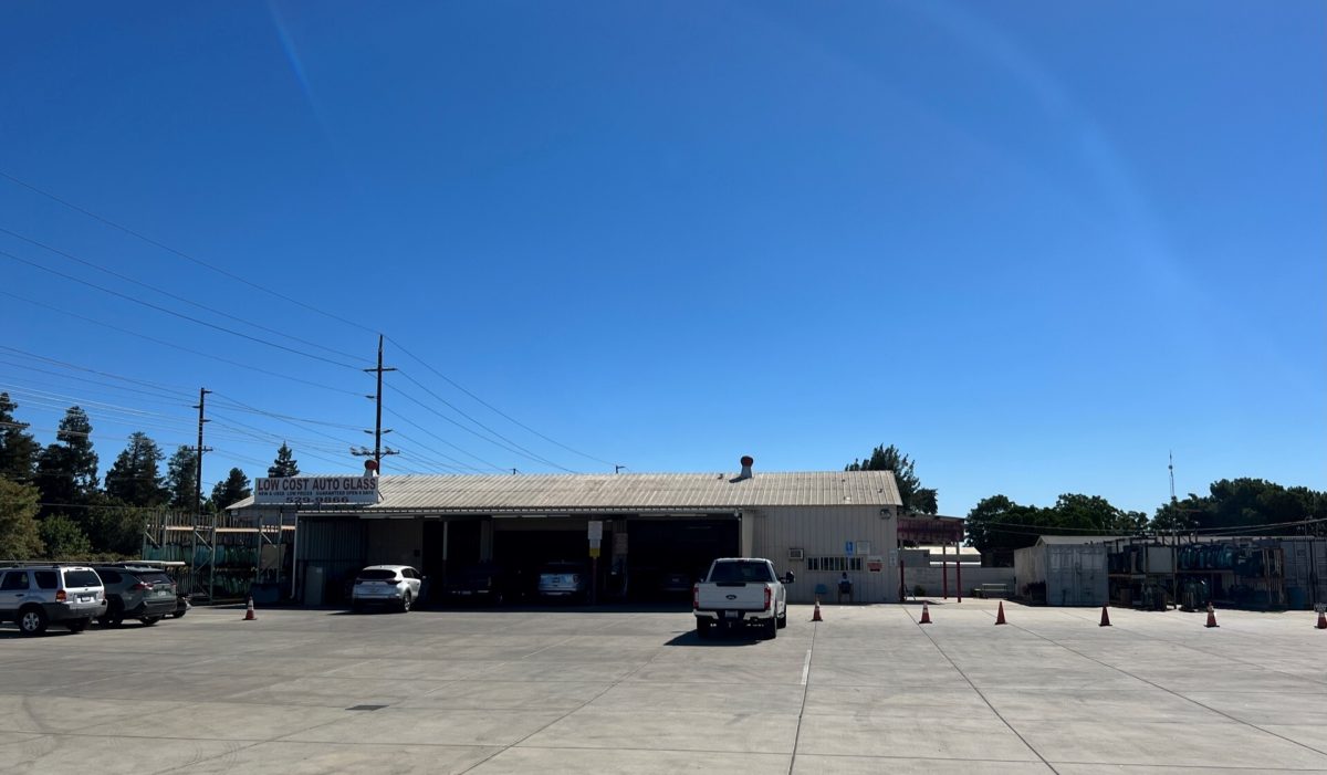 Low Cost Auto Glass Modesto, CA Windshield Replacement and Auto